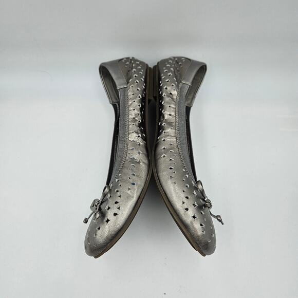 Vionic Womens 9.5 Spark Surin Perforated Ballet Flats Bow Gray Metallic - Picture 2 of 8
